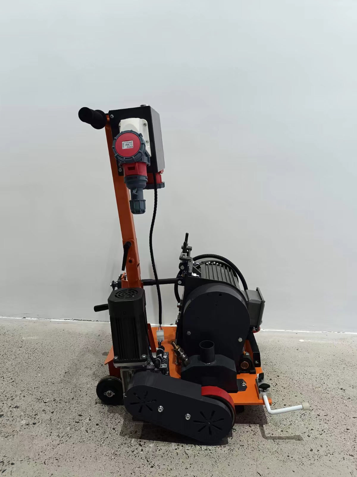 Self-proprlled milling machine 400V with vacuum cleaner